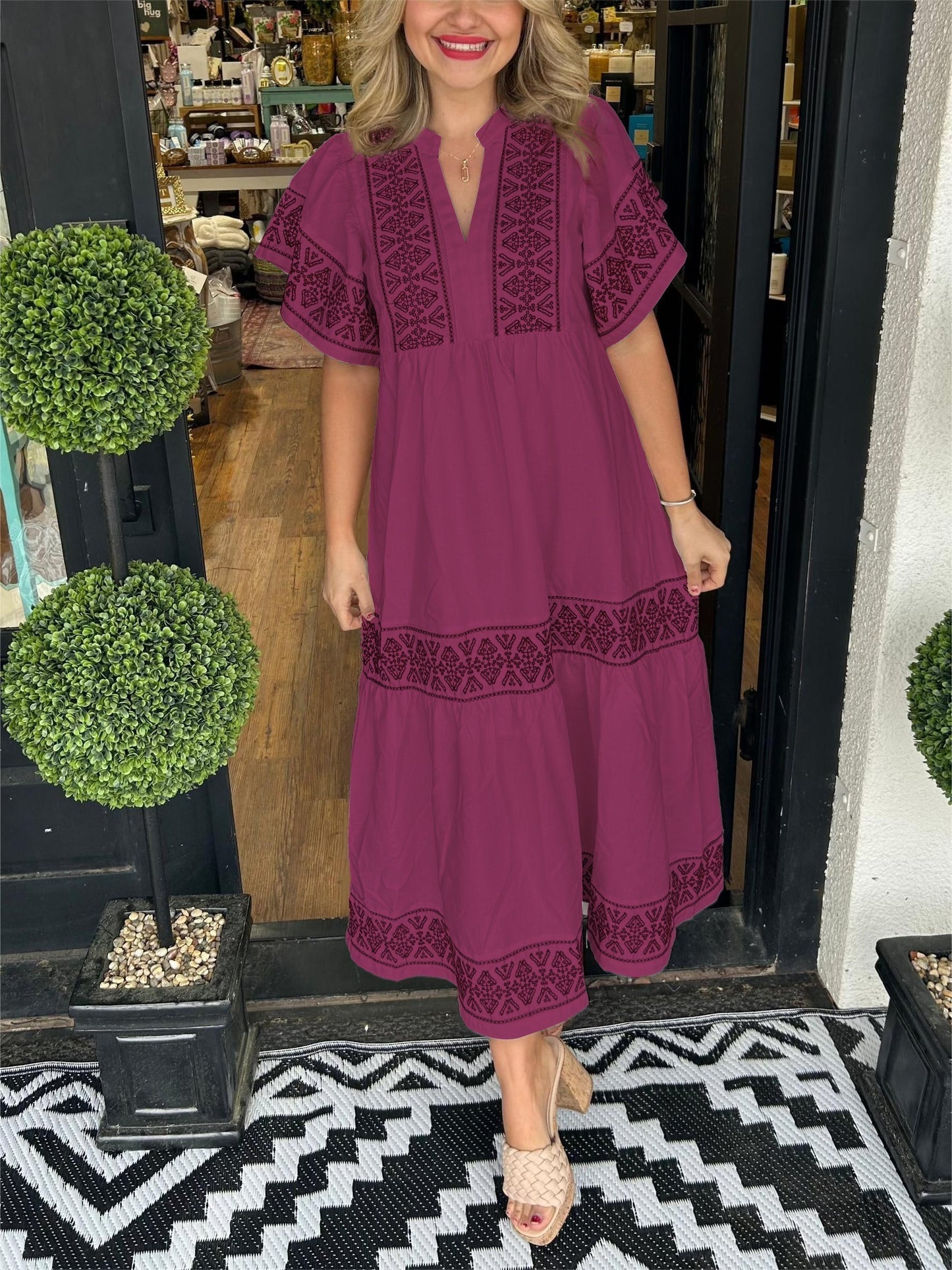 Robe Midi Bohème Femme en Coton – Col V Détails Brodés