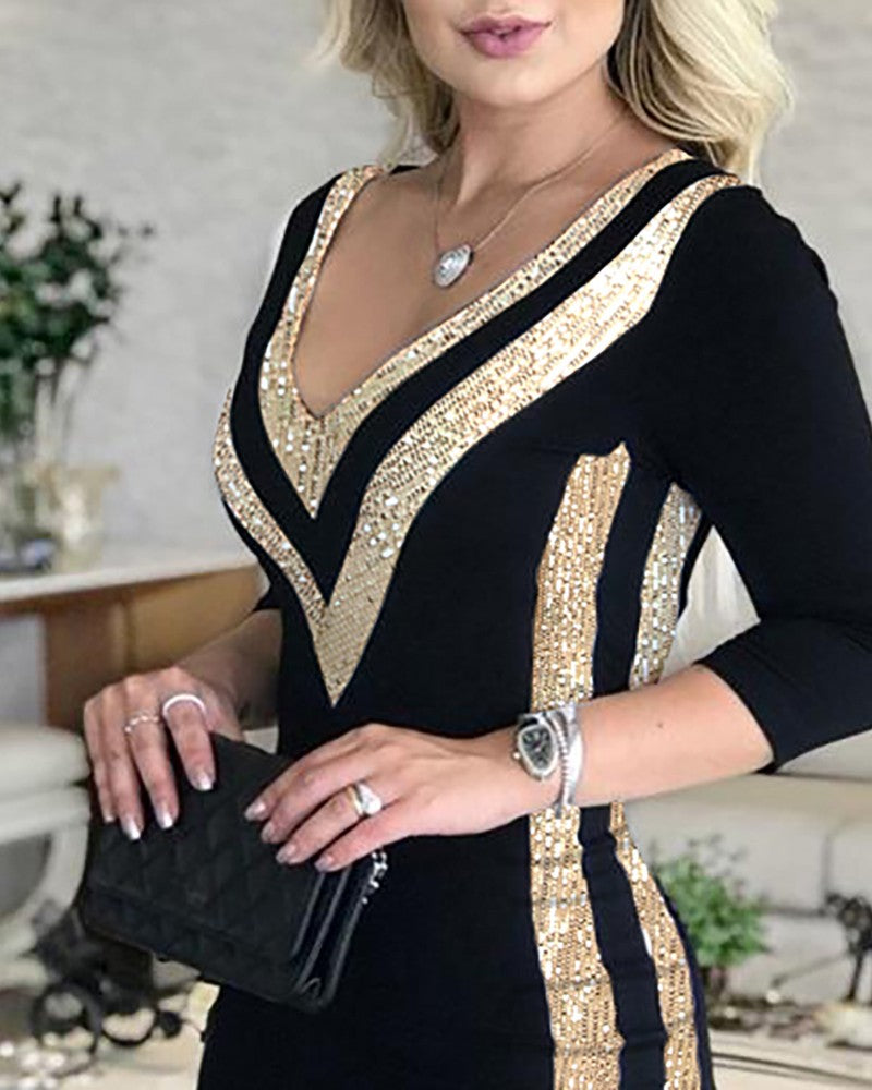 Robe Mini Femme en tissu léger, col V, coupe moulante – Menvelo