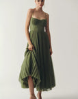 Robe maxi femme plissée – coupe fluide sans manches ajustée