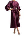 Robe Femme Midi Satinée – Manches Chauve-Souris & Drapé Bijou à la Taille
