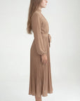 Robe Midi Plissée Femme – Ceinture à Nouer Col Montant Manches Longues