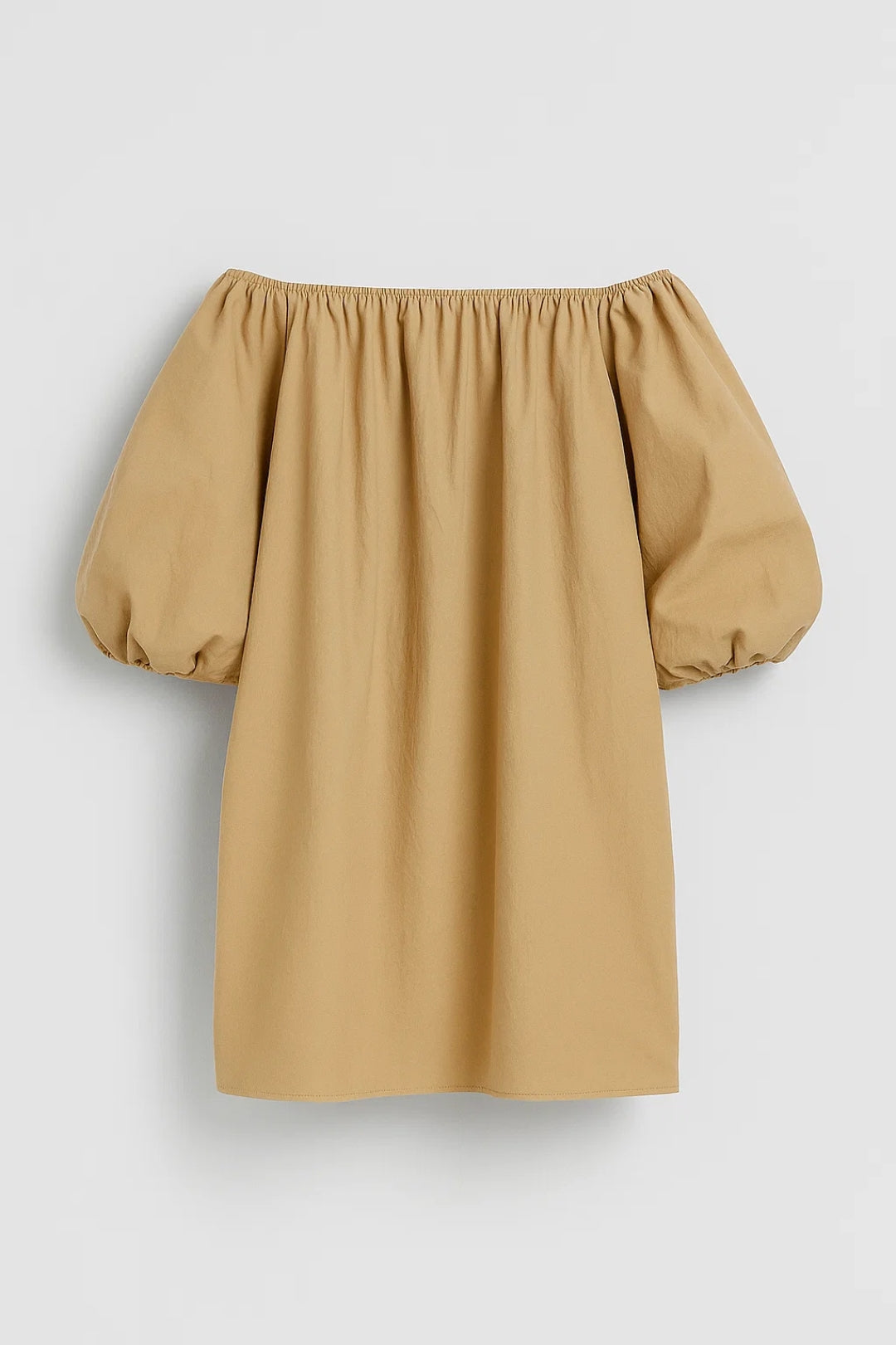 Robe Mini Femme en tissu léger, épaules dénudées, coupe fluide – Menvelo