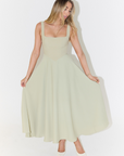 Robe midi femme col carré – coupe évasée sans manches