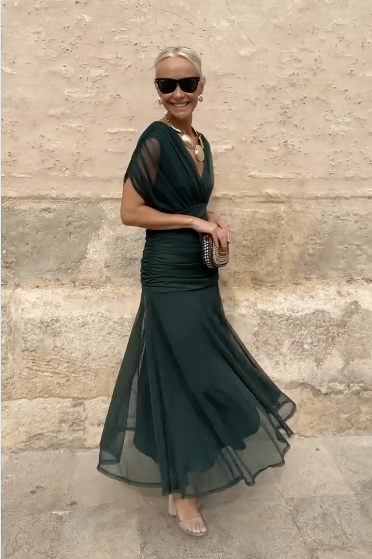 Robe longue fantaisie élégante à col en V pour femmes, idéale pour les fêtes
