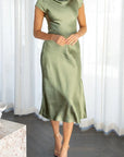 Robe Midi Femme Col Bateau Manches Courtes – Fente Latérale Élégante