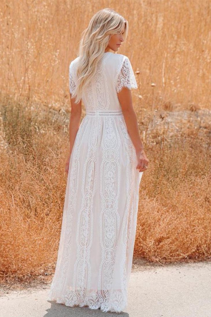 Robe blanche en dentelle pour femme