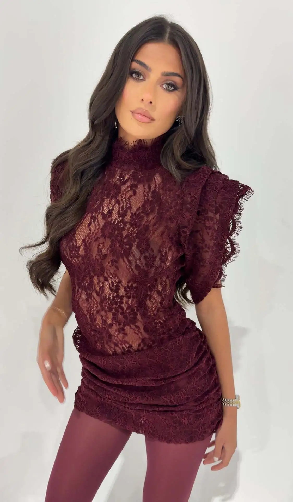 Robe Mini Femme en tissu léger, sans manches, coupe moulante – Menvelo