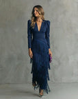 Robe Maxi Frangée Femme Col V – Manches Longues Coupe Ajustée