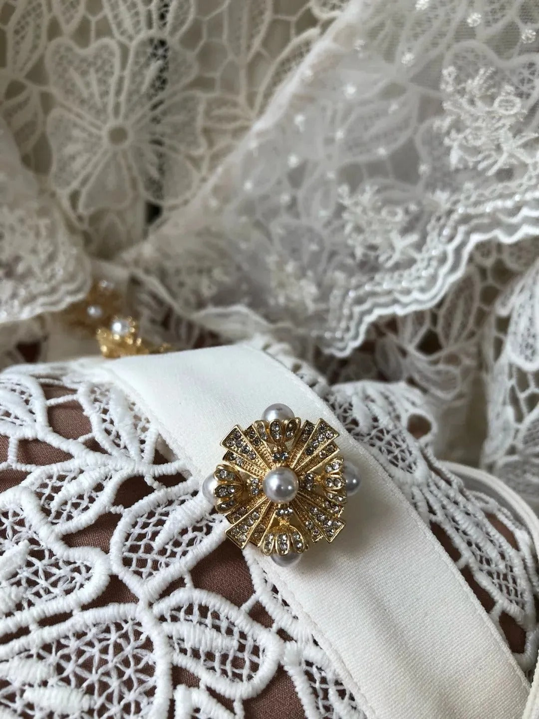Robe Femme Manches Courtes Col Revers – Détail Dentelle Artisanale