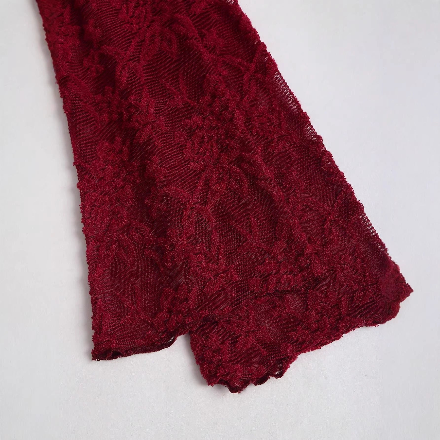 Robe Mini Femme en dentelle, fleurie, coupe moulante – Menvelo
