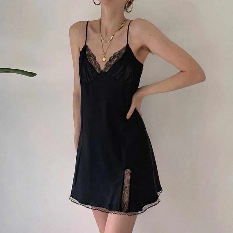 Robe Mini Femme en satin, col V, coupe fluide – Menvelo