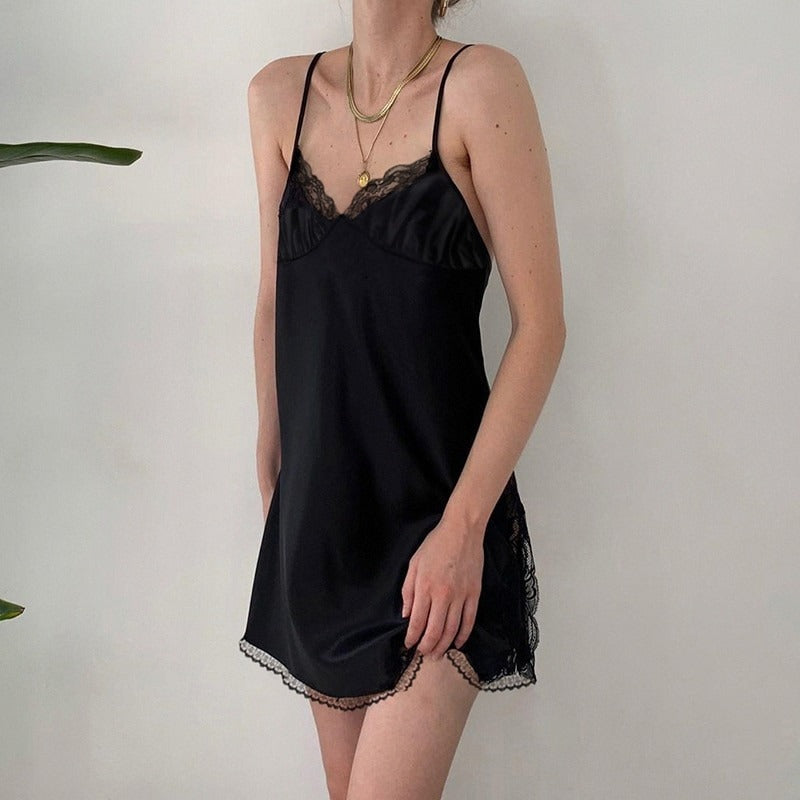 Robe Mini Femme en satin, col V, coupe fluide – Menvelo
