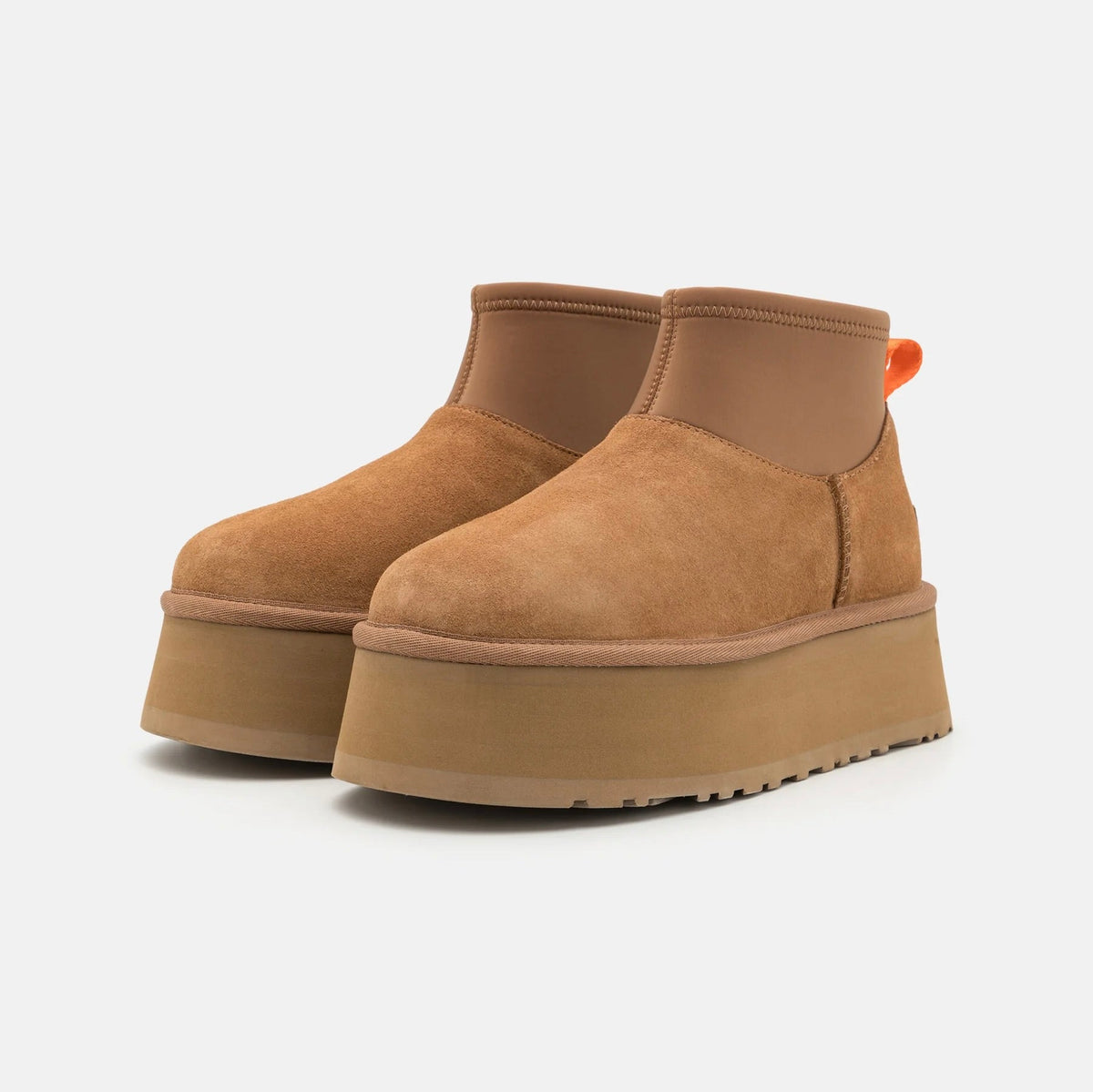 UGG Classic Mini Dipper Chestnut bottines fourrées femme en daim et peau de mouton marron chestnut, vue de face