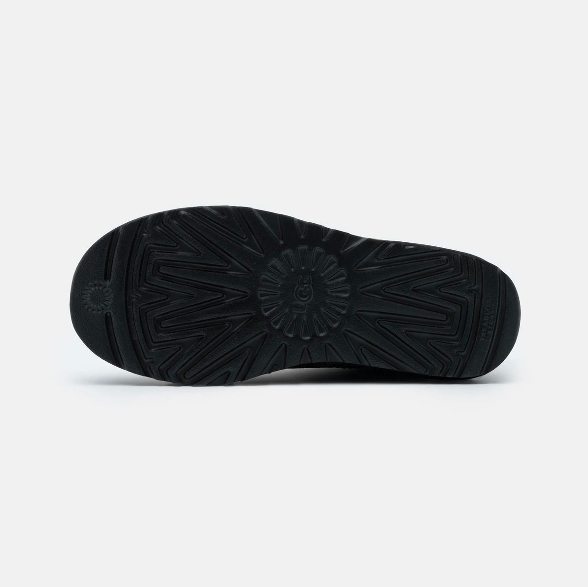 UGG Classic Ultra Mini Black bottines fourrées femme en daim et peau de mouton noir, vue arrière