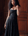 Robe longue à fines bretelles femme – coupe ajustée ourlet évasé