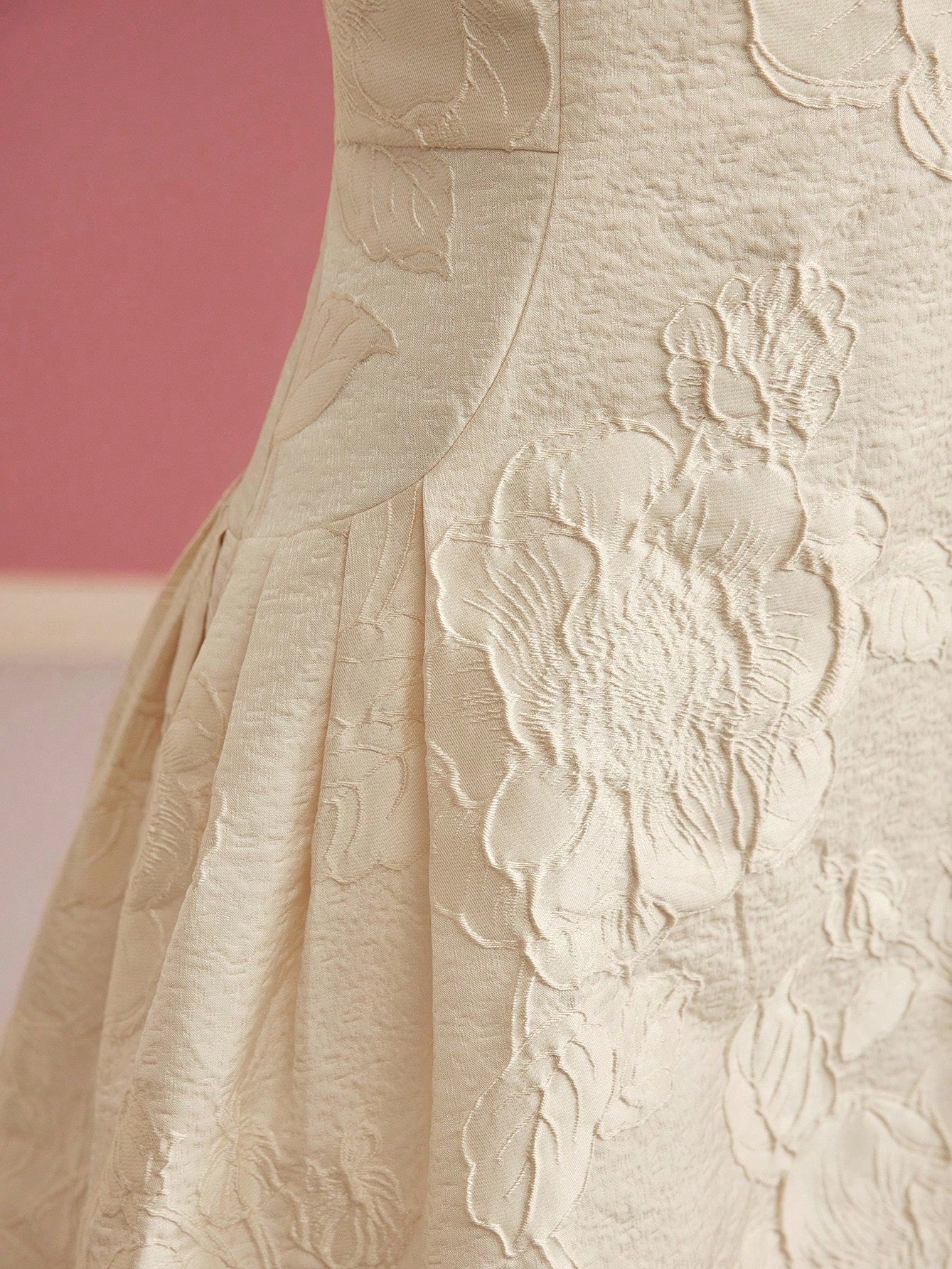 Robe Midi Élégante Femme Ligne A – Silhouette Structurée Ajustée
