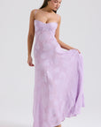 Robe Longue Femme en Dentelle Fleurie – Bretelles Fines & Col Cœur