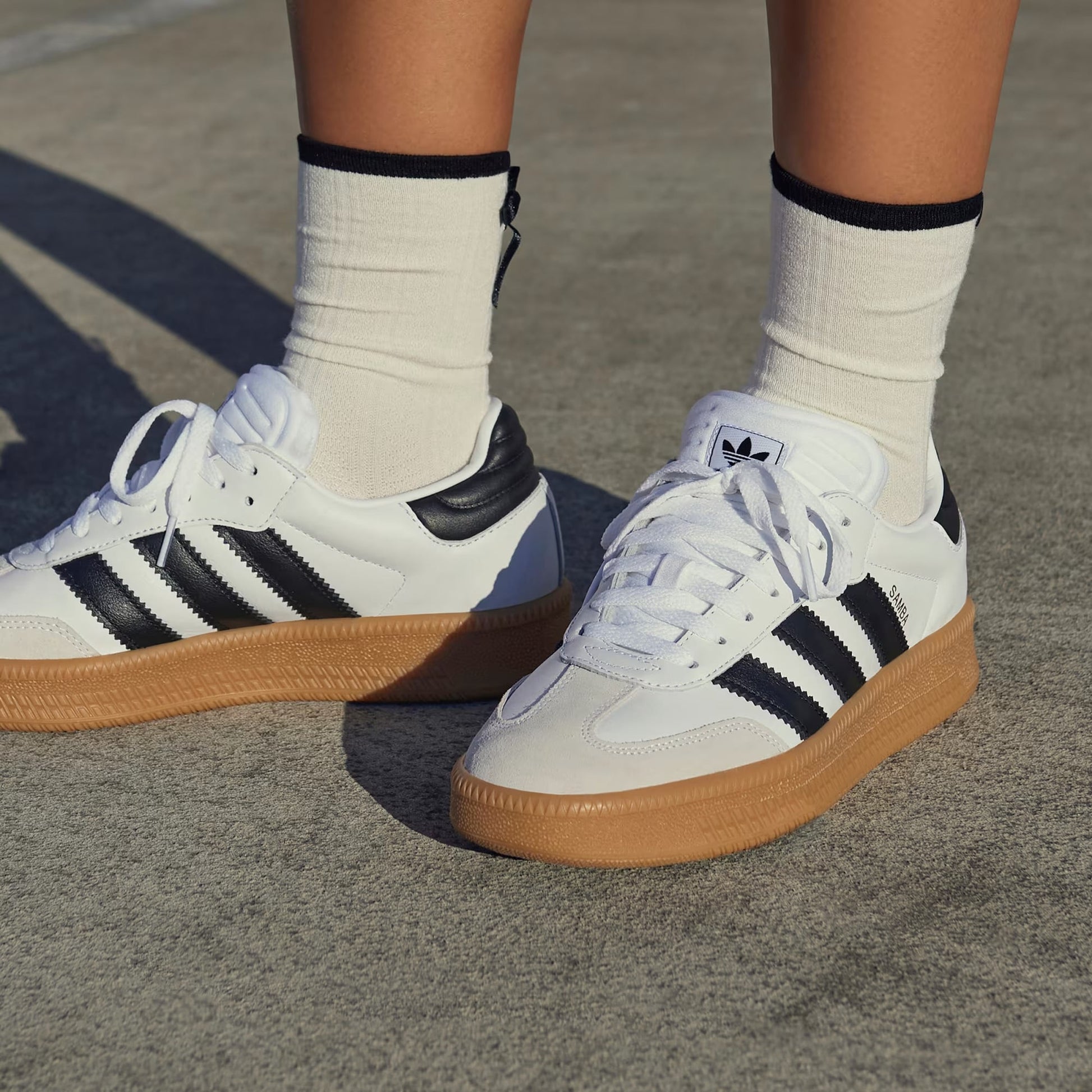 Sneakers basses Adidas Samba xlg white black gum unisexe
