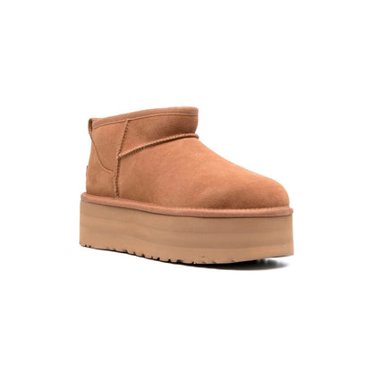 UGG Classic Ultra Mini Plateforme Camel bottines fourrées femme en daim et peau de mouton camel, vue de face