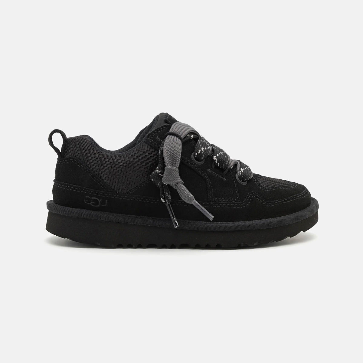 UGG Lowmel Lo Black baskets homme et femme en daim et textile recyclé noir, vue de profil