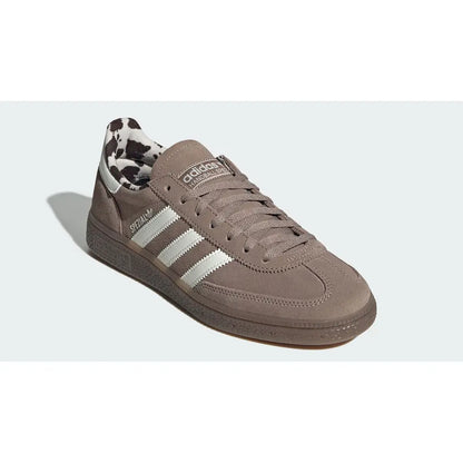 Sneakers basses Adidas Handball Spezial chalky brown cow print unisexe