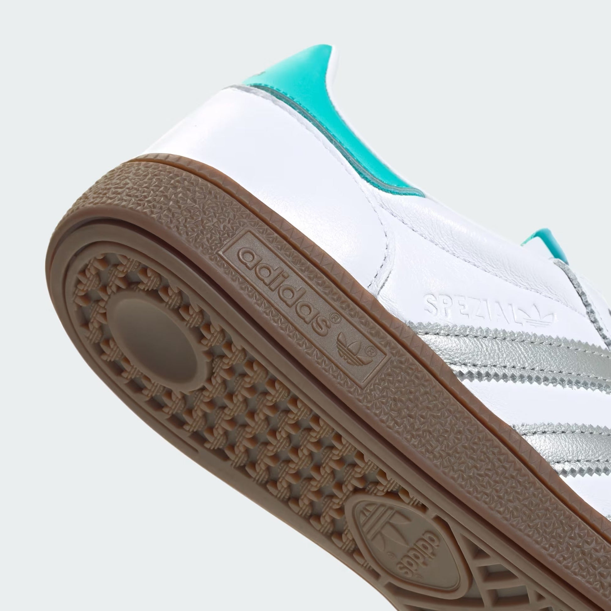 Sneakers basses Adidas Handball Spezial mercedes-amg petronas formula one team white silver unisexe