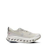 On Cloudsurfer Trail 2 Scarpe da trail running bianche e grigie da uomo