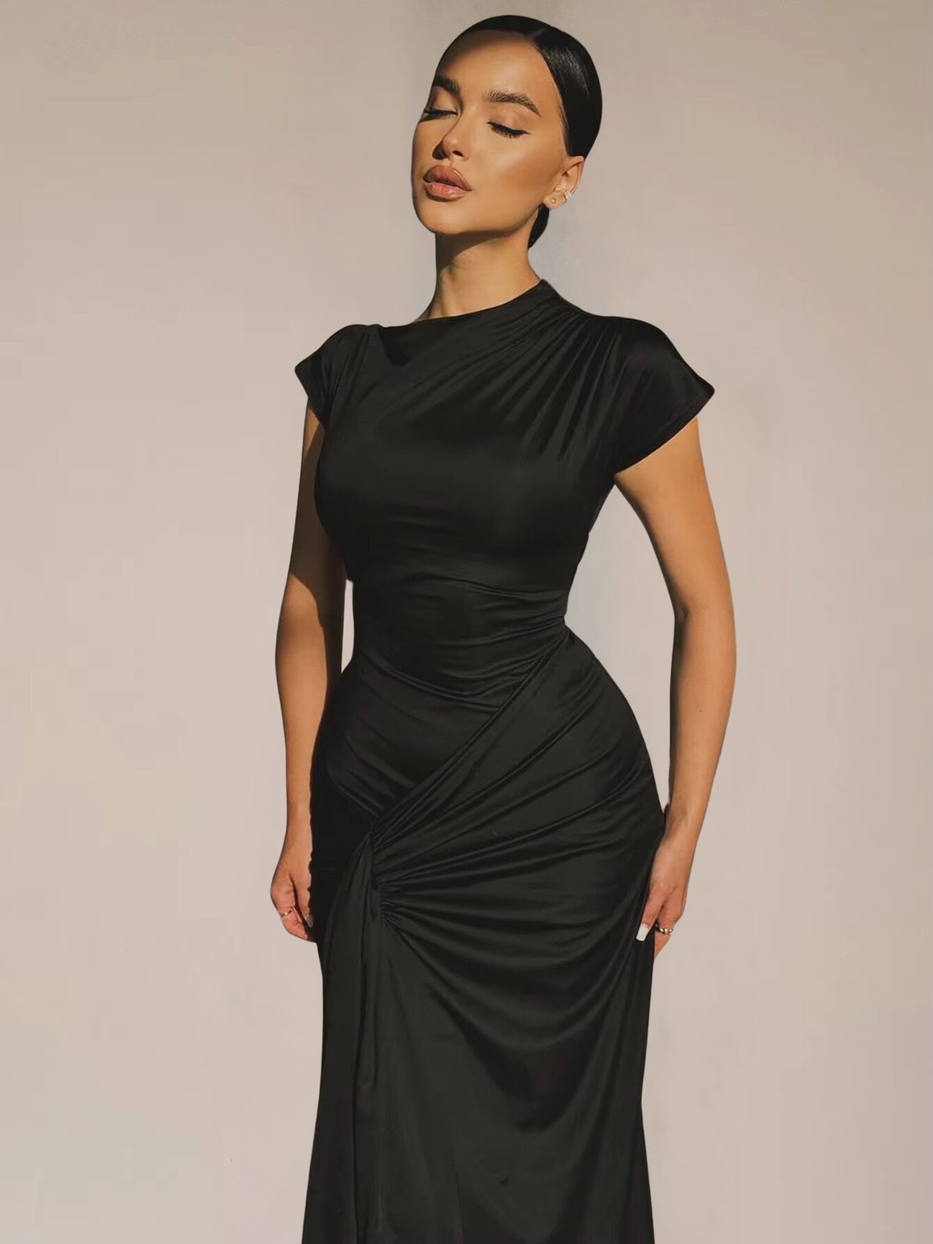 Robe Maxi Femme Encolure Asymétrique – Dos à Lacets Coupe Slim