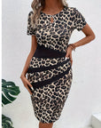 Robe Femme Imprimé Léopard Moulante Midi – Encolure Découpe