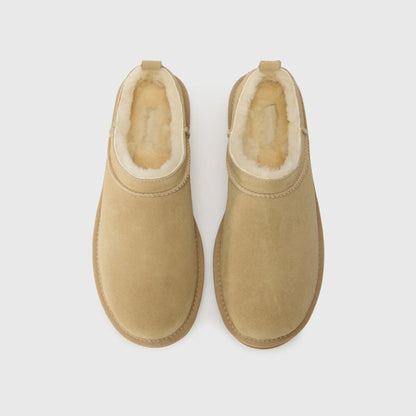 UGG Classic Micro Sand bottines fourrées femme en daim et peau de mouton beige sable, vue arrière