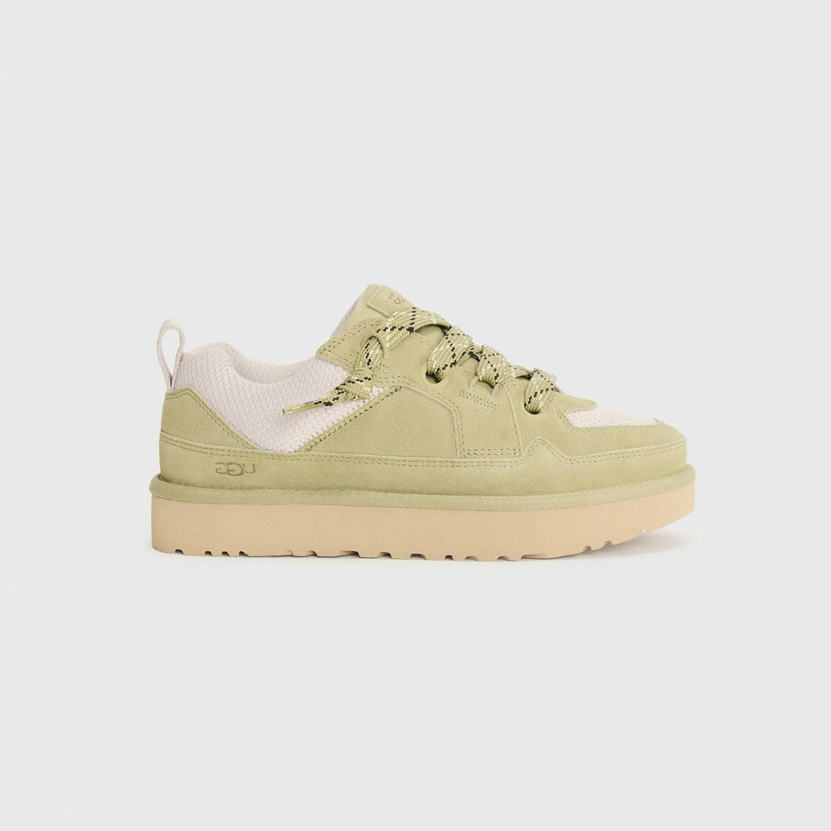 UGG Lowmel Lo Muted Brass baskets femme en daim et textile recyclé doré laiton, vue de profil