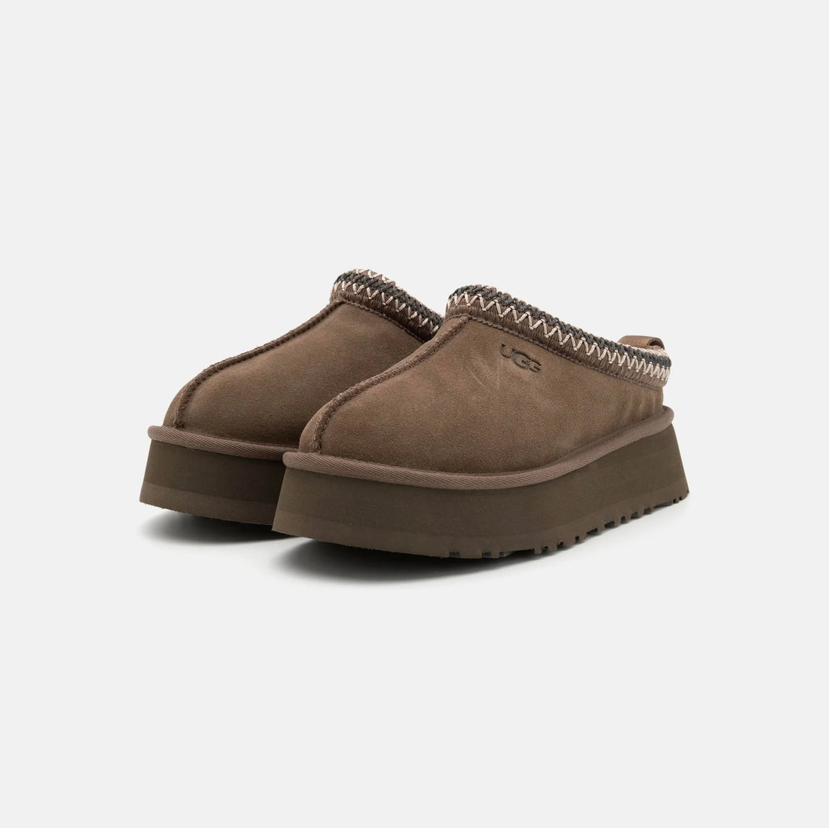 UGG Tazz Hickory chaussons à plateforme femme en daim et peau de mouton marron hickory, vue de face