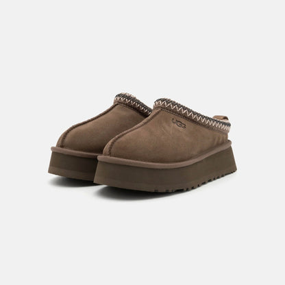 UGG Tazz Hickory chaussons à plateforme femme en daim et peau de mouton marron hickory, vue de face