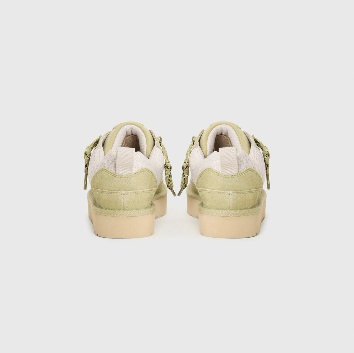 UGG Lowmel Lo Muted Brass baskets femme en daim et textile recyclé doré laiton, détail semelle