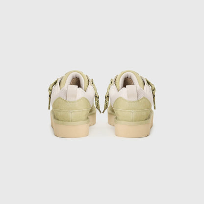 UGG Lowmel Lo Muted Brass baskets femme en daim et textile recyclé doré laiton, détail semelle