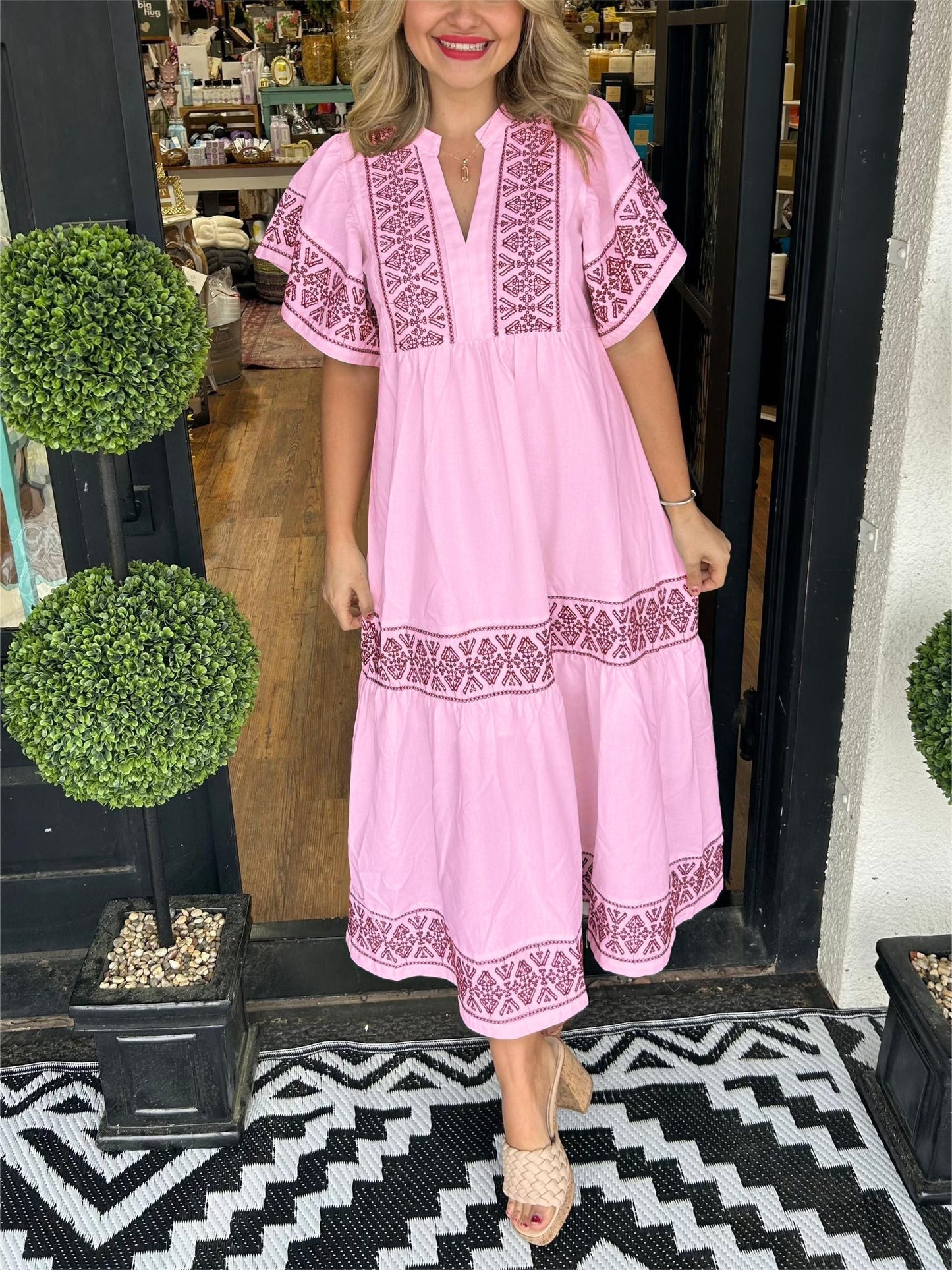 Robe Midi Bohème Femme en Coton – Col V Détails Brodés