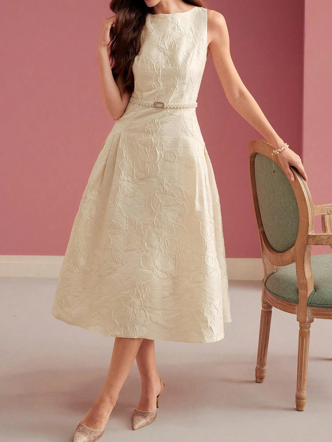 Robe Midi Élégante Femme Ligne A – Silhouette Structurée Ajustée