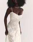Robe longue à fines bretelles femme – coupe ajustée ourlet évasé