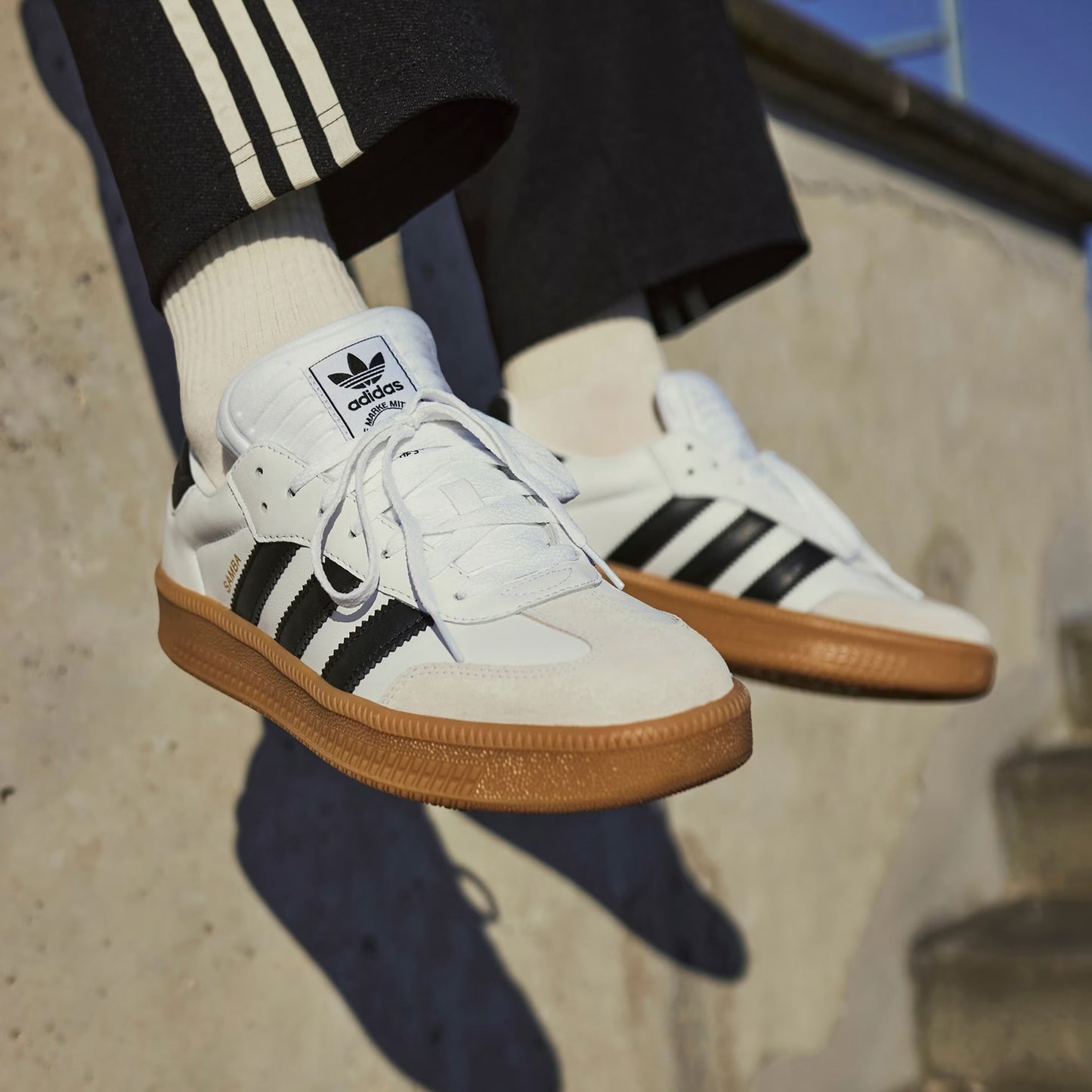 Sneakers basses Adidas Samba xlg white black gum unisexe