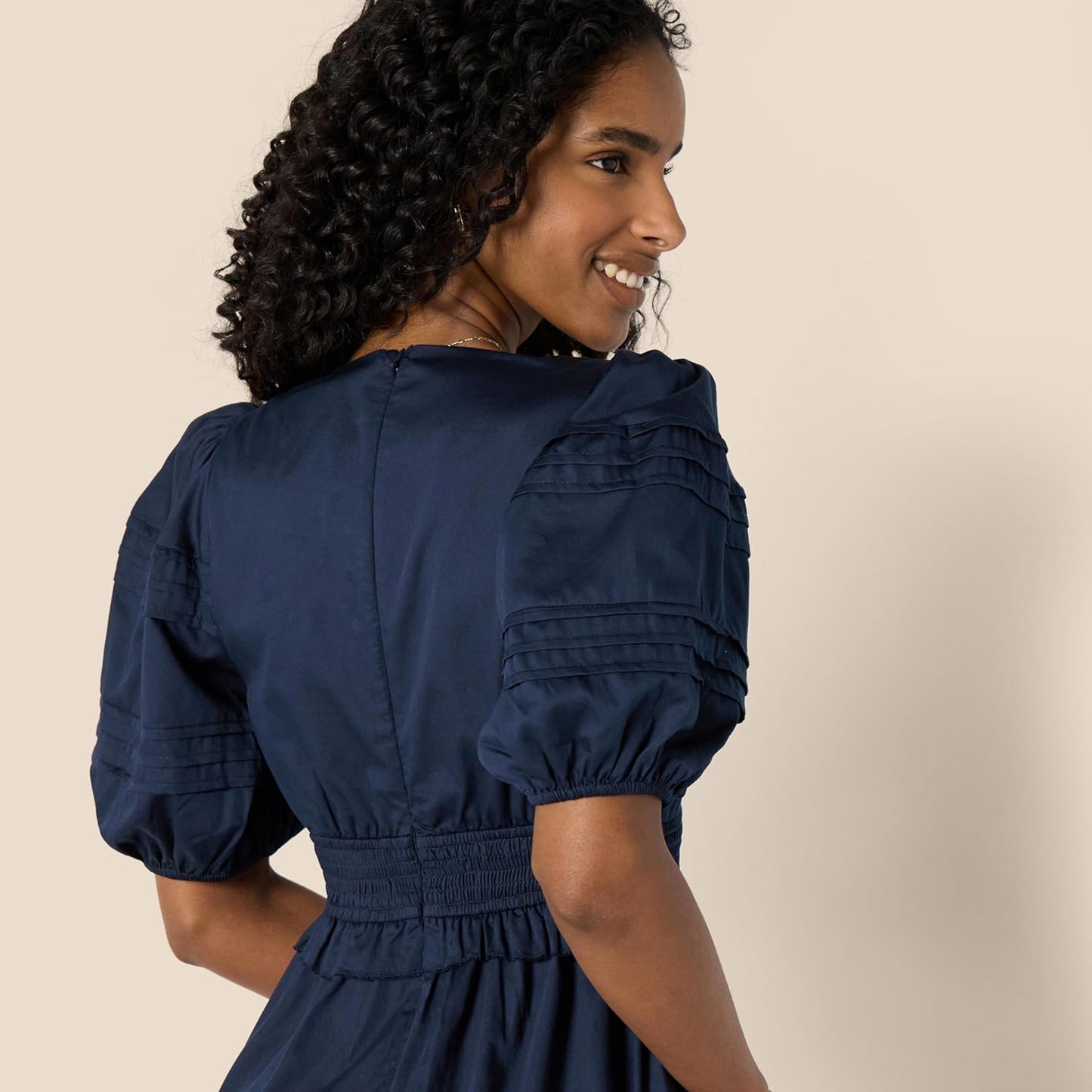 Robe Midi Femme en satin, col V, coupe confortable – Menvelo
