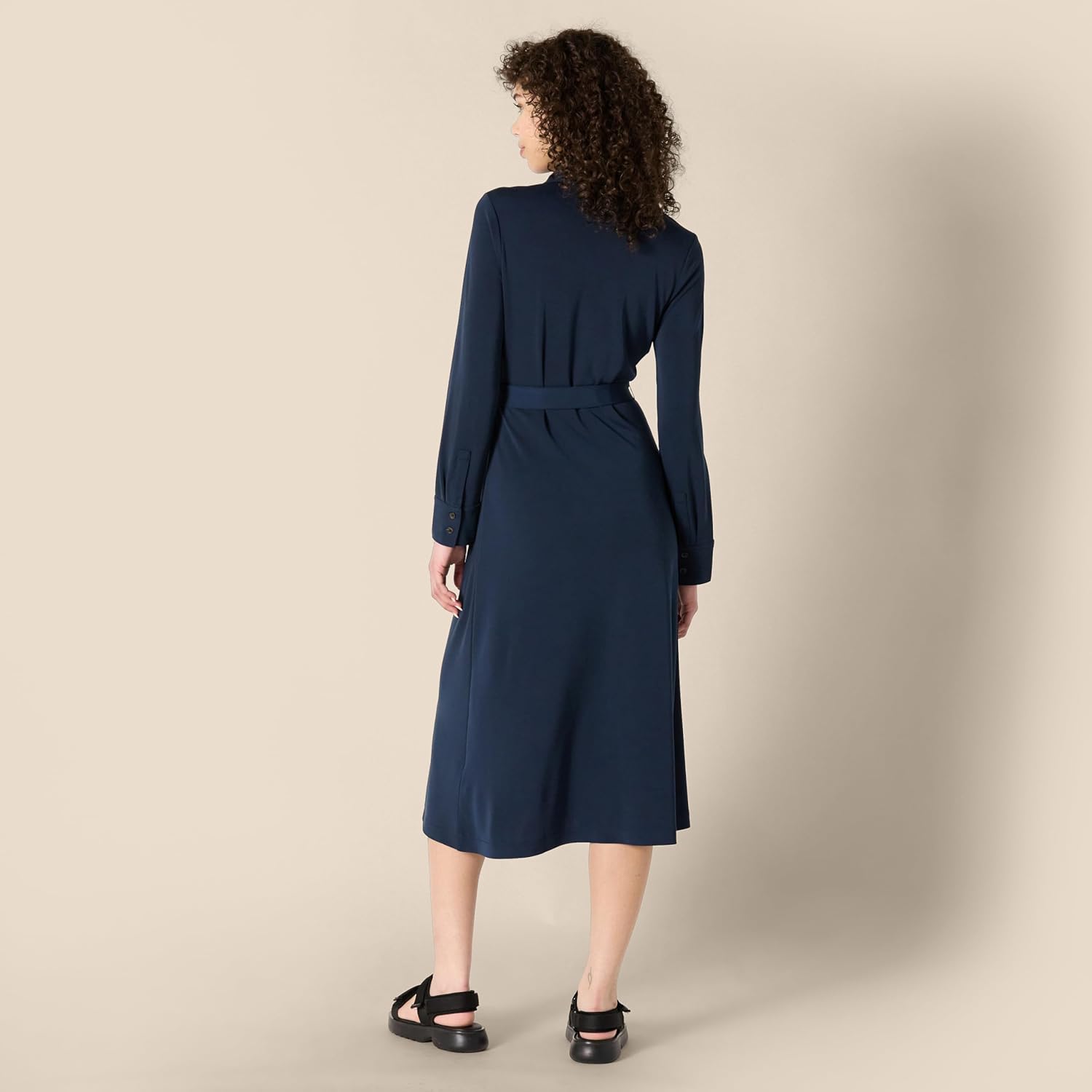 Robe Midi Femme en tissu léger, ceinturée, coupe moulante – Menvelo