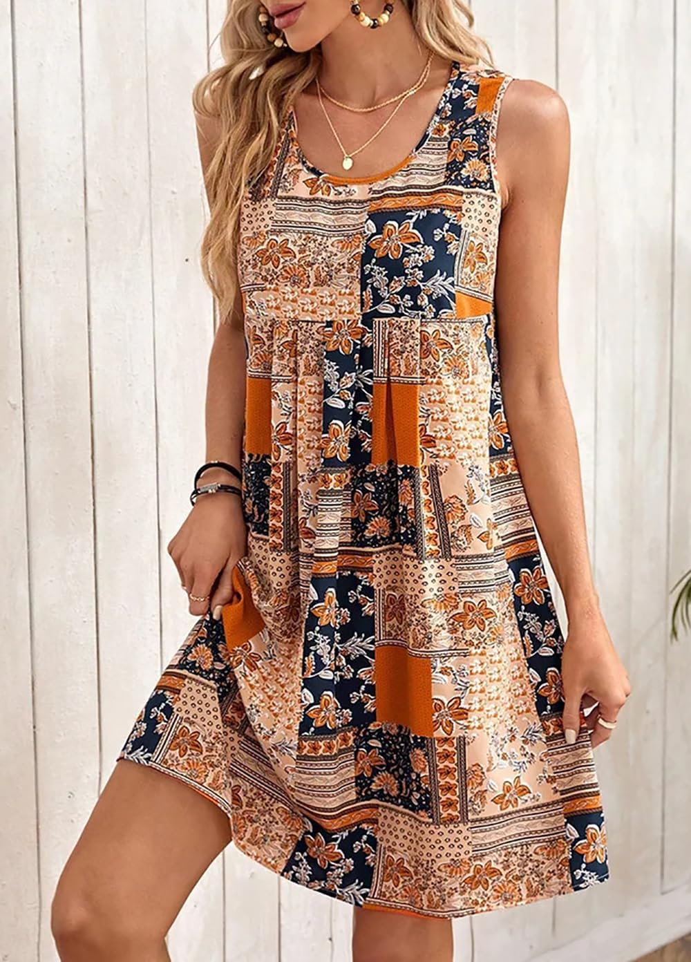Robe Mini Femme en tissu léger, col rond, coupe fluide – Menvelo