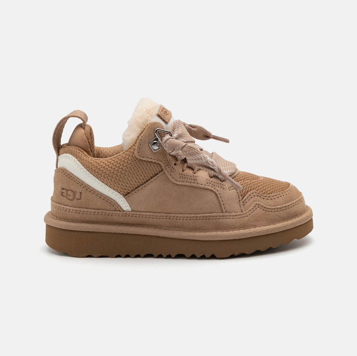 UGG Lowmel Sand baskets enfant en daim et textile recyclé beige sable, vue de profil