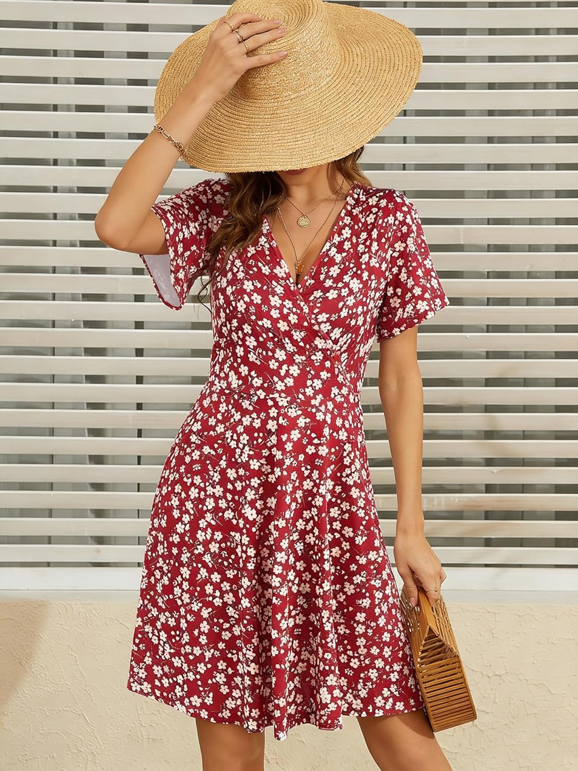 Robe Midi Femme en tissu léger, col V, coupe confortable – Menvelo