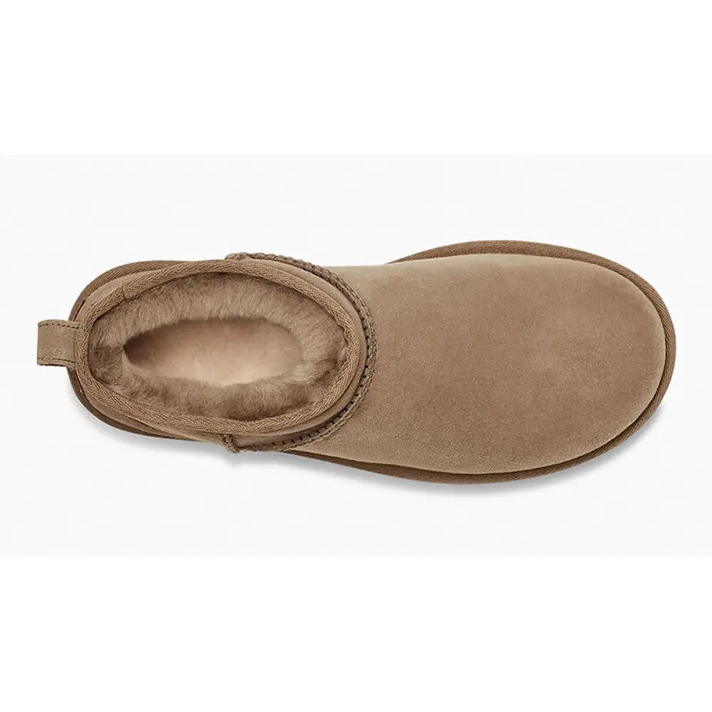 UGG Classic Ultra Mini Antilope bottines fourrées femme en daim et peau de mouton beige, détail semelle