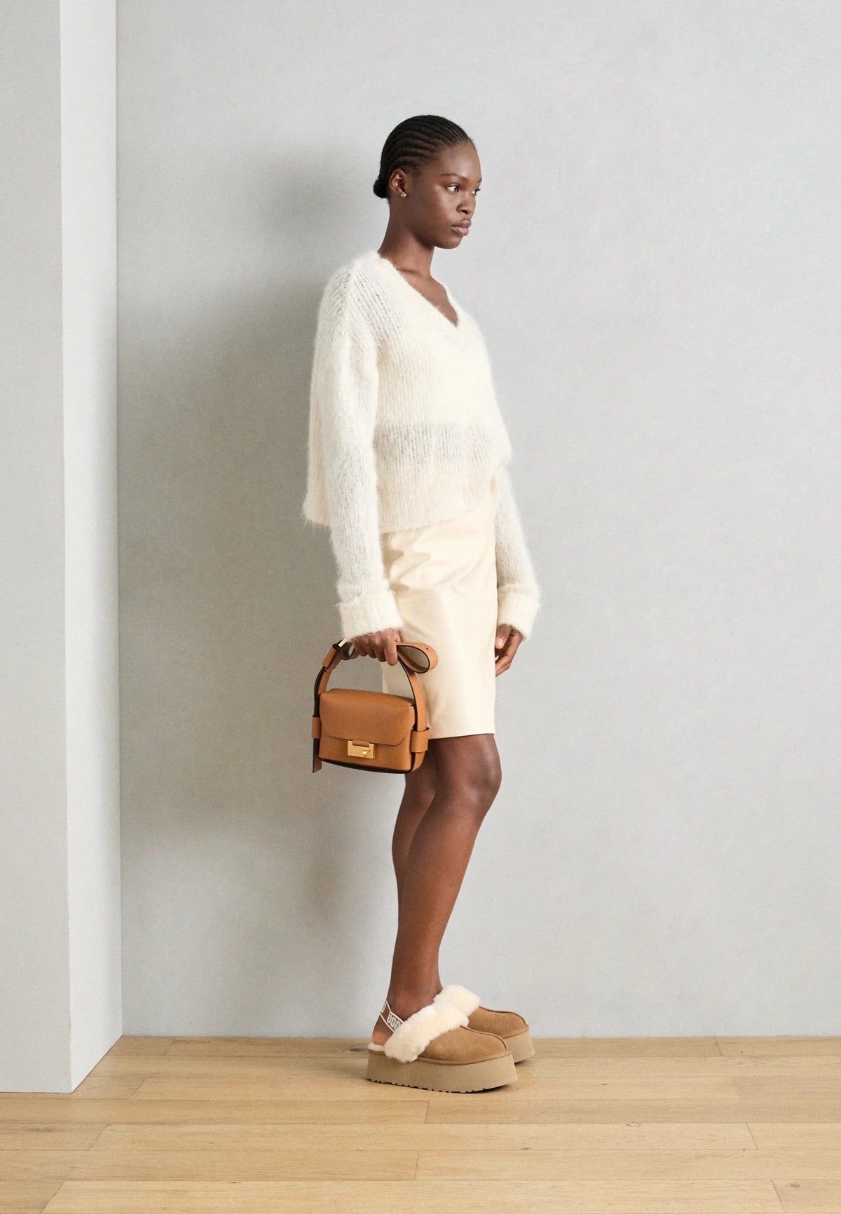 UGG Funkette Chestnut sabots à plateforme femme en daim et peau de mouton marron chestnut, détail tige
