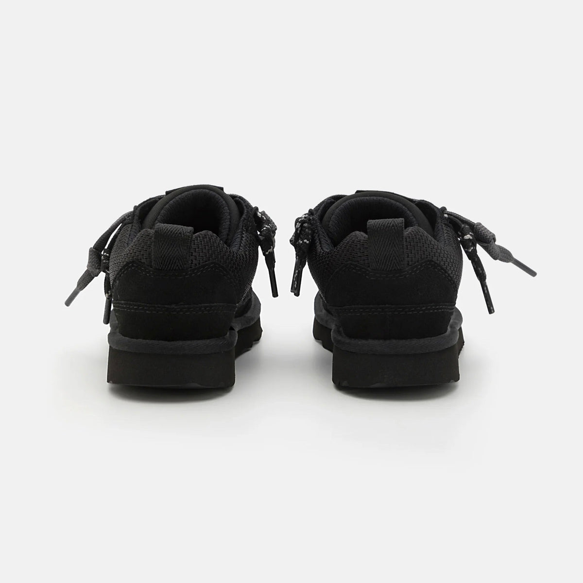 UGG Lowmel Lo Black baskets homme et femme en daim et textile recyclé noir, détail semelle