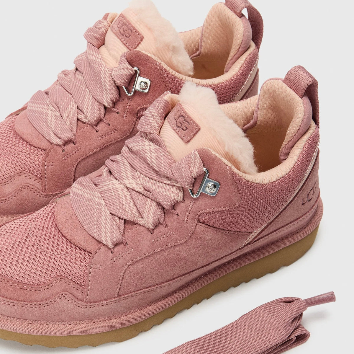 UGG Lowmel Pink Dawn baskets enfant en daim et textile recyclé rose, vue de dessus
