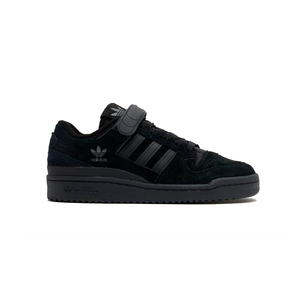 Adidas Forum Low Black baskets basses enfant en cuir noir, vue de profil