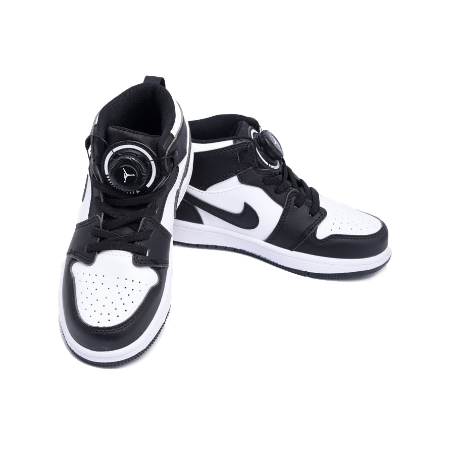 Jordan Air Jordan 1 High Panda with Boa baskets montantes enfant en cuir noir blanc, vue de face
